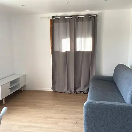 Studio Apartment Montmin